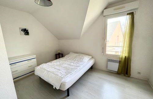 Charmante maison à 150m de la plage, 2 chambres, jardinet, proche Jullouville et St Pair-sur-Mer - FR-1-361-33 - Photo 11