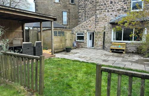 CLIFTON BANK - Characterful & Cosy Home in Buxton, Peak District - Photo 33