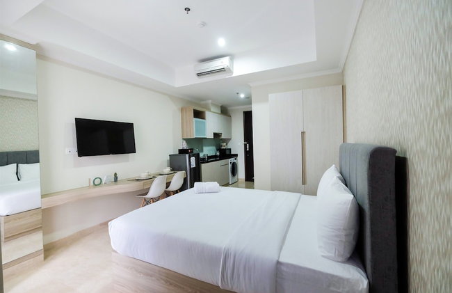 Minimalist Studio Menteng Park Apartment - Photo 1
