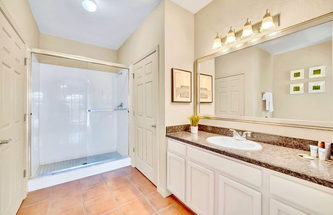 Modern 2BR Condo - Hot Tub and Pool - Near Disney - Foto 11