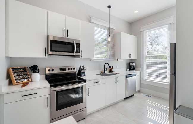 3 Separate Homes Walkable to Soco - Foto 16