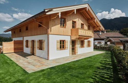 Chalet Kreuth I - Private Alpine Cahlet next to Tegernsee for Family & Friends - including Sauna & free parking - Foto 1