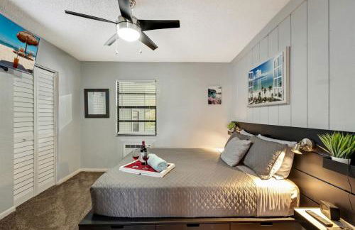 Exquisite Lakefront Pool House Awaits Pool 10 PPL - Foto 42