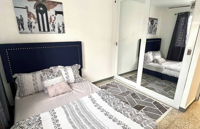 Stylish Remodeled 3BR w Yard Near Airport and Beaches - Photo 7