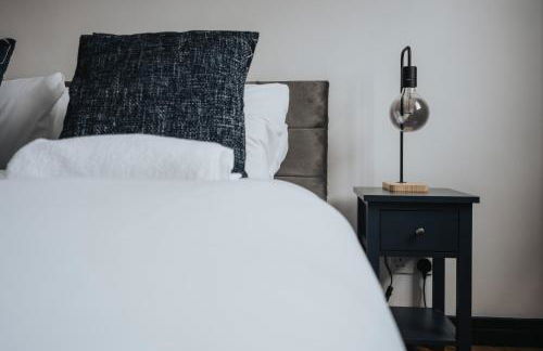 Liverpool Warehouse Flat - Sleeps 5, WiFi, Free On-Site Parking - Foto 41