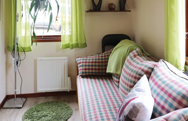 6 Person Holiday Home in Knared - Foto 7