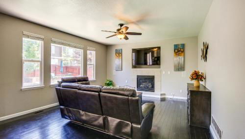 Home with Patio and Games about 17 Mi to Denver! - Foto 5