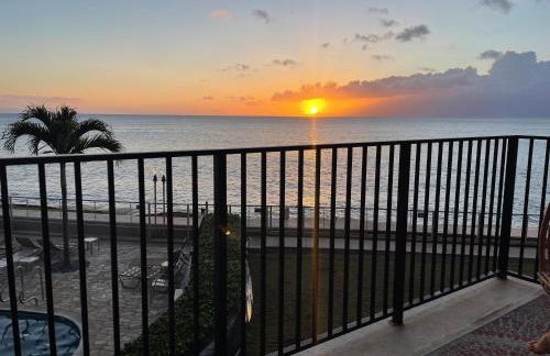 Whale Watching from the Lanai - Oceanfront Condo in West Maui - Foto 18