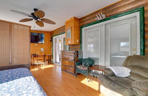 Waterfront Lake George Retreat with Shared Dock - Foto 21