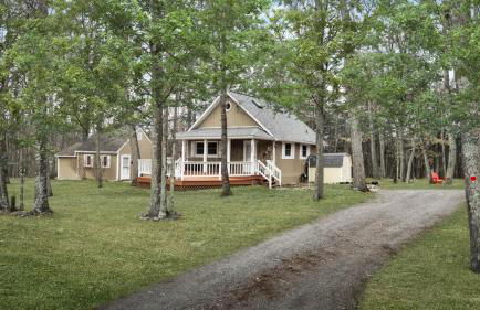 Cozy cabin w hot tub, fire pit & pet-friendly - Foto 46