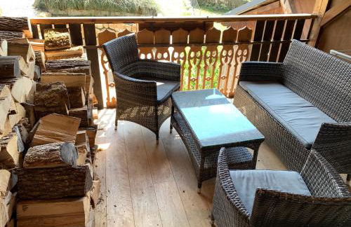 Savoyard Farmhouse - Sleeps 14 Garden & Parking - Foto 18