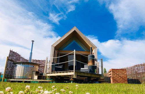 Lushna 1 Mezzanine at Lee Wick Farm Cottages & Glamping - Foto 6