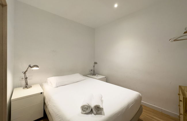 AinB Barcelona Sants Apartments - Photo 9