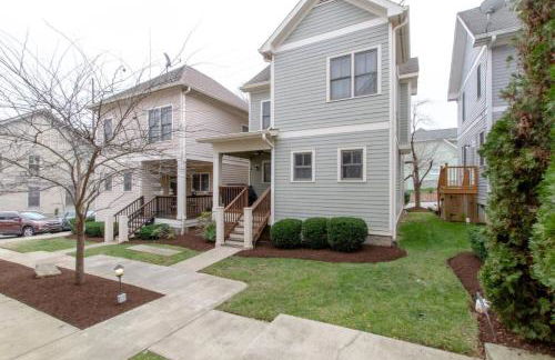 Vibrant Trendy Two Bedroom Home Near Marathon Village - Foto 44