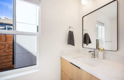 2025 Modern 2BR Home Near Sea-Tac & Boeing - Foto 19