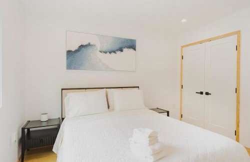 Luxury 3BD Short Walk to Airport - Foto 13