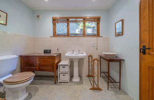 Leighton Banks - Photo 6