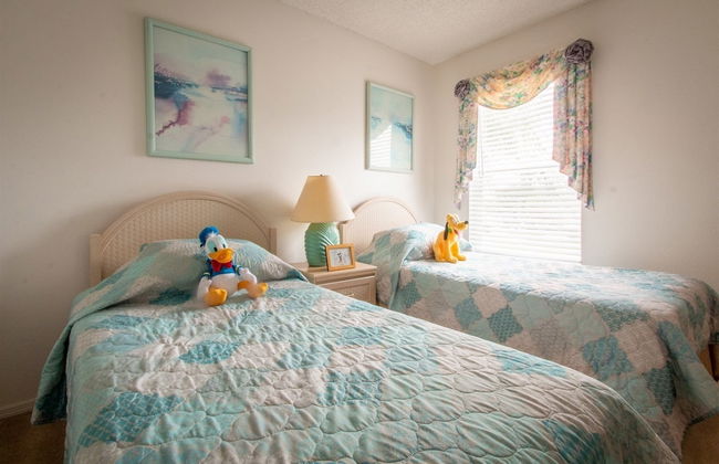 3 Bedroom Home With Private Screened Pool With Rock Waterfall Feature and Gameroom by Florida Dream Homes - Foto 6