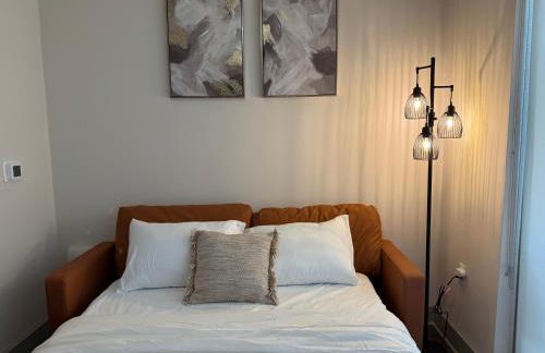 Stylish 1BR Retreat with Pool & Gym - Foto 10