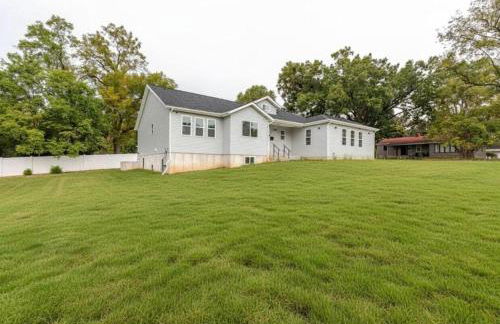 New Spacious 4 Bed 3 Bath Home Near St Louis St Charles - Foto 16