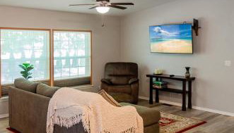 Peak View Corvallis - Spacious Outdoor Dining w/Fire Table - Close to Downtown & OSU - Foto 5