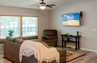 Peak View Corvallis - Spacious Outdoor Dining w/Fire Table - Close to Downtown & OSU - Foto 5