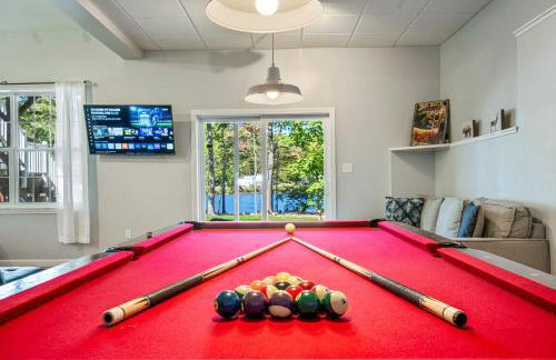 Lakefront Home with Private Beach Access & Hot Tub - Foto 4