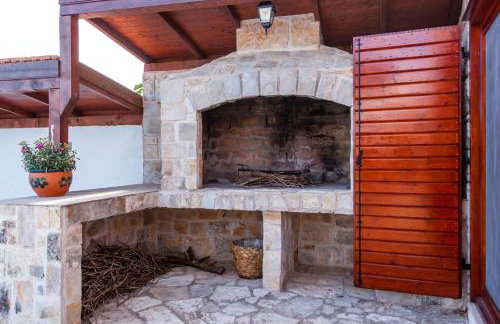 Countryside Family Villa with Private Pool - Photo 14