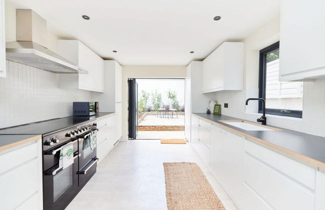 The Langthorme Park Place - Trendy 3bdr House With Garden and Study Room - Foto 3