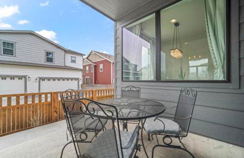 Rooftop Sunset Escape BBQ & Billiards Sleeps 8 - Foto 22