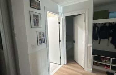 The Most Desired Summer Retreat with Private Pool Just 5 Minutes from the Beach - Foto 27