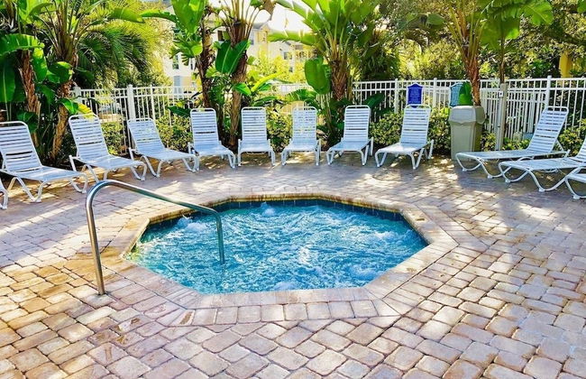 Vacation Resort Home Right Outside Of Disney World Parks With Private Pool 4 Bedroom Home by RedAwning - Foto 18