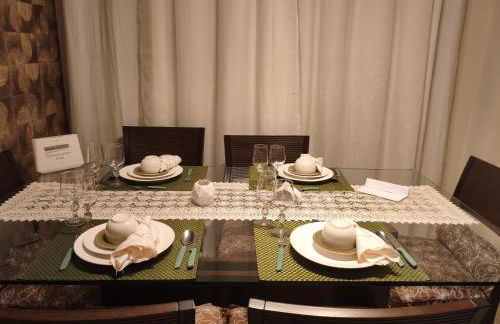 Apartamento, 2 quartos, claro, alto,garagem,piscina todo novinho mobiliado, coração do Fonseca - Foto 8