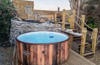 Brynglas Cottage with Hot Tub, Anglesey. - Foto 36