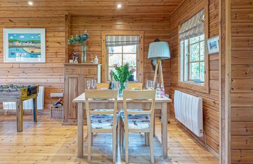 Scandi Cabin in Heart of Anglesey with Parking - Photo 13