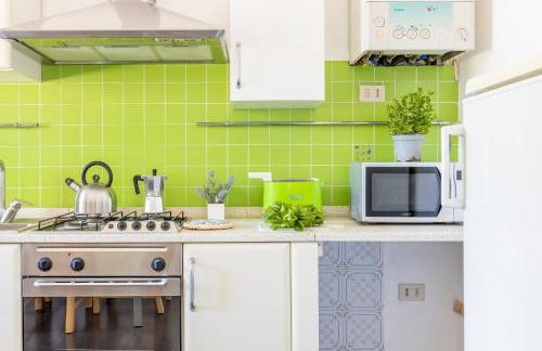 GuestHost - Station Oasis with Parking and Garden - Foto 11