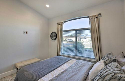 Tee Off, Relax Poolside! Family Home in Scottsdale - Foto 17