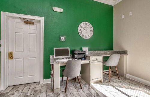 Mickeys Sunspot - 6 bed Emerald Island Resort pool home - Foto 69