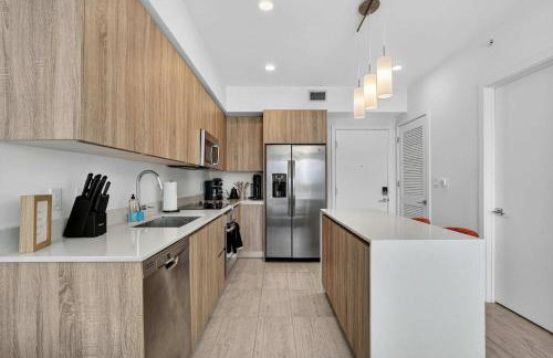 Biscayne Cove by Rove Travel - Condo with Balcony - Foto 13