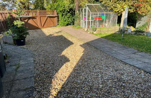 Cosy Hillside Annex - Photo 23