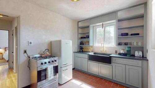 King Bed Centrally Located - Foto 2