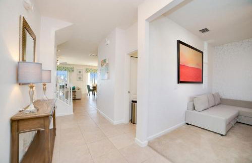 Sunny Villa, 6bd, 5ba, South facing pool and hot tub - Foto 10