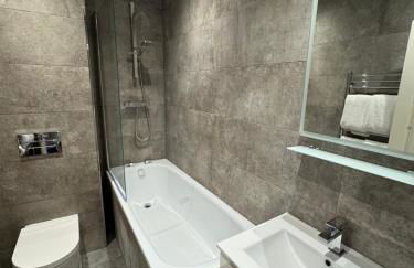 Elegant One Bedroom Apartment in Central London - Photo 28