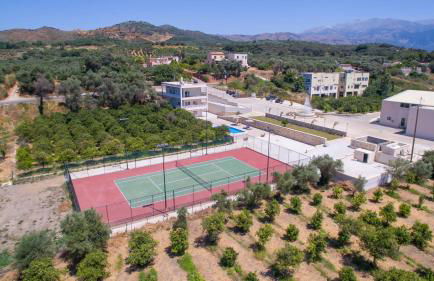 Queen Electra with pool and tennis court - Photo 24