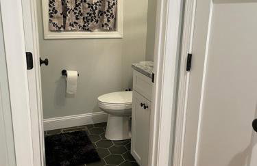 Maplewood Retreat Sleeps 6 Kingston NH by Vacation Your Way - Foto 26