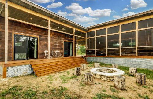 Artisan Cabin with Beautiful Decor and a Classic Fire Pit near Austin, Texas - Foto 11