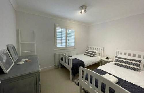 Superior House for 6 Near Beach w Parking Garden - Foto 38