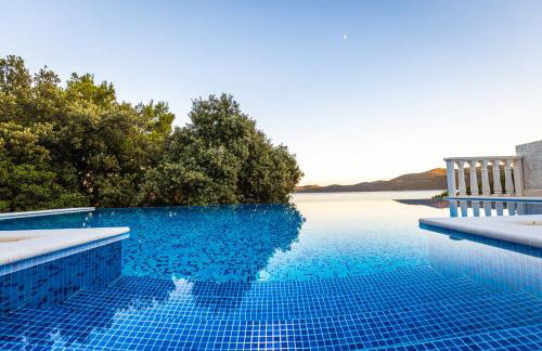 Villa Ragusea With a Private Beach - Photo 10