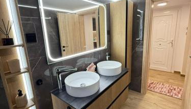 Efesou Large Apartment - Photo 3