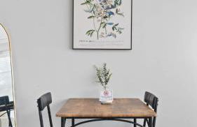 Comfy Modern Farmhouse Cottage w/ Private Patio! - Foto 13